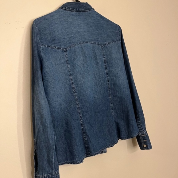Ann Taylor  Denim Shirt size 10 - Picture 5 of 6